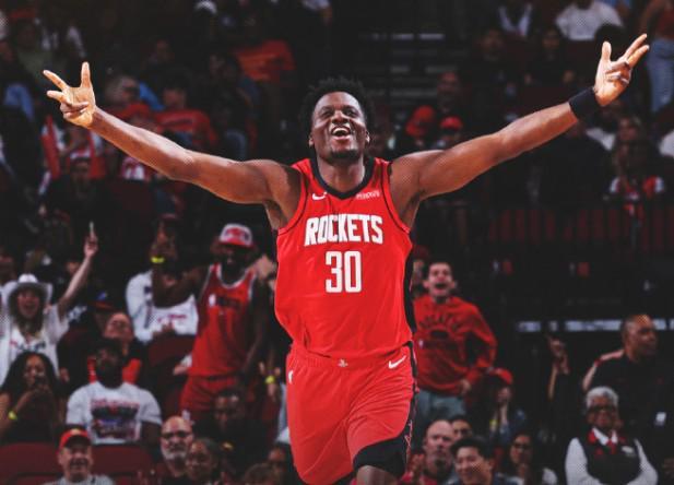 移动体育平台-作为火箭球员时隔6年再砍20+10，卡佩拉今日命中生涯首个三分